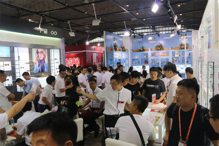 眼镜店装修,眼镜店装修公司,眼镜展柜 眼镜店装修,眼镜店装修公司,眼镜展柜